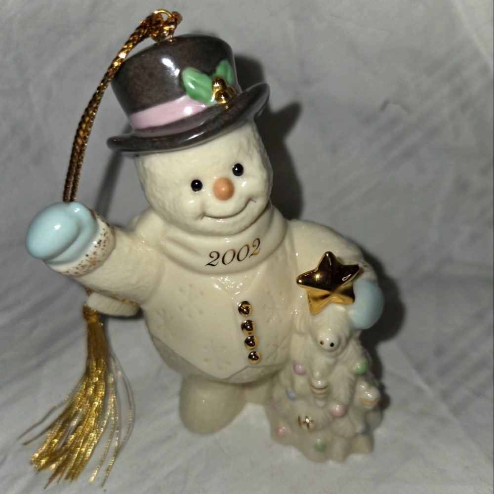 Lenox Snowman Ornament with Christmas Tree - Picture 1 of 4